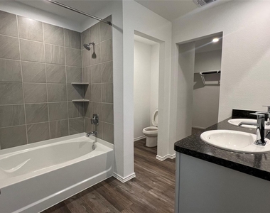 5434 Desert Glen Drive - Photo Thumbnail 8