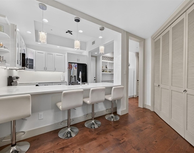 6000 Sugar Hill Drive - Photo Thumbnail 6