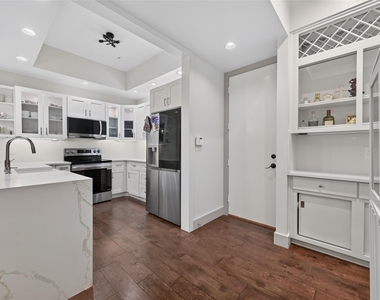 6000 Sugar Hill Drive - Photo Thumbnail 11