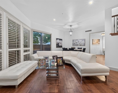 6000 Sugar Hill Drive - Photo Thumbnail 3