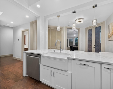 6000 Sugar Hill Drive - Photo Thumbnail 9