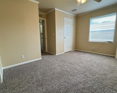 10002 Sugarvine Lane - Photo Thumbnail 4