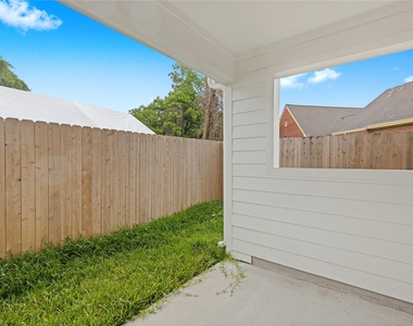 812 Elkhart Street - Photo Thumbnail 27
