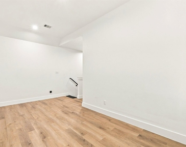4217 Hare Street - Photo Thumbnail 13