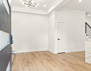 4217 Hare Street - Photo Thumbnail 3