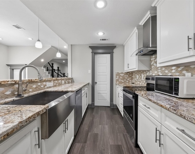 11280 Braes Forest Drive - Photo Thumbnail 19