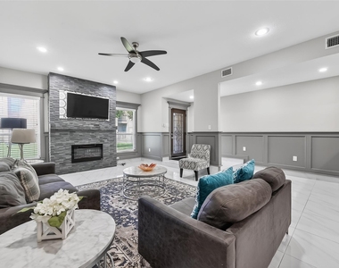 11280 Braes Forest Drive - Photo Thumbnail 4