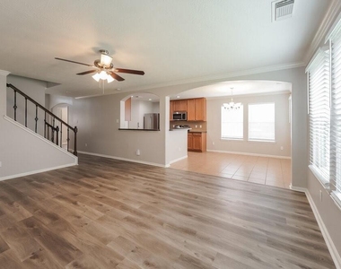 2614 Elder Park Court - Photo Thumbnail 4