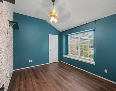 7023 Durango Creek Drive - Photo Thumbnail 5