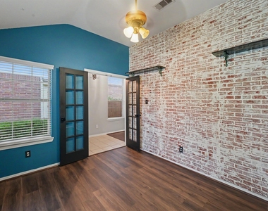 7023 Durango Creek Drive - Photo Thumbnail 6