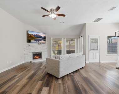 28826 Forest Hill Drive - Photo Thumbnail 4