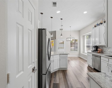 28826 Forest Hill Drive - Photo Thumbnail 16