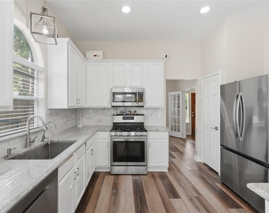 28826 Forest Hill Drive - Photo Thumbnail 14