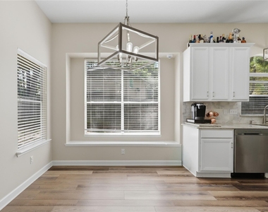 28826 Forest Hill Drive - Photo Thumbnail 9