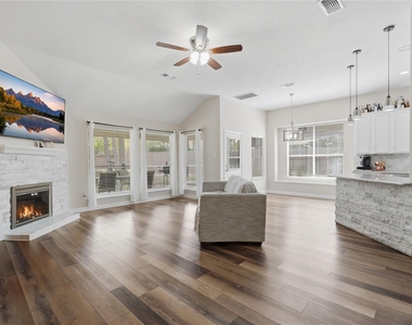 28826 Forest Hill Drive - Photo Thumbnail 5
