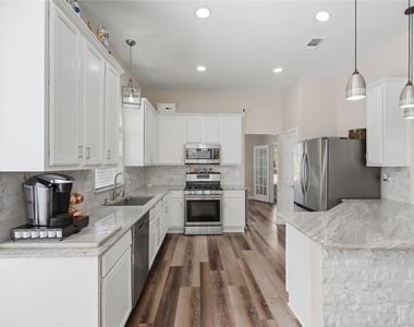 28826 Forest Hill Drive - Photo Thumbnail 12