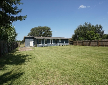 306 Center Way Street - Photo Thumbnail 18