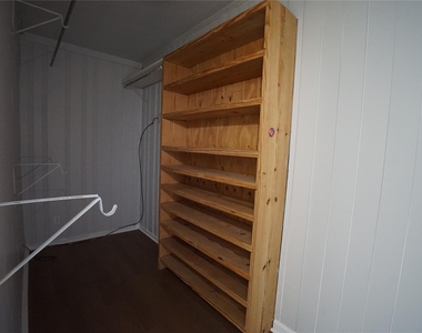 306 Center Way Street - Photo Thumbnail 12