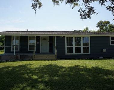 306 Center Way Street - Photo Thumbnail 1