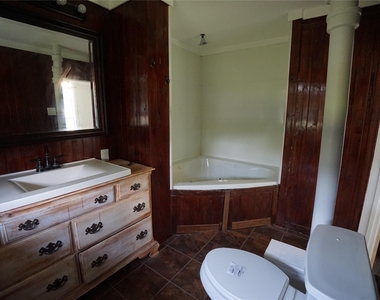 306 Center Way Street - Photo Thumbnail 13