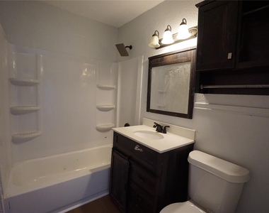 306 Center Way Street - Photo Thumbnail 5