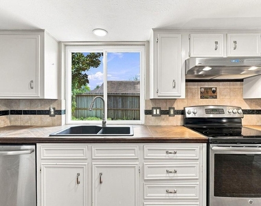 15706 Cavendish Drive - Photo Thumbnail 21