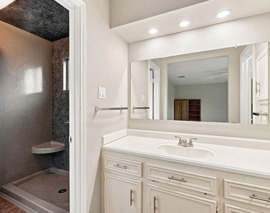 15706 Cavendish Drive - Photo Thumbnail 34