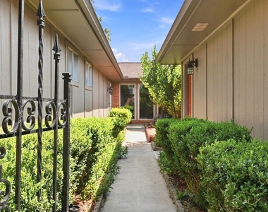 15706 Cavendish Drive - Photo Thumbnail 3