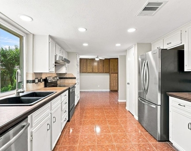 15706 Cavendish Drive - Photo Thumbnail 22
