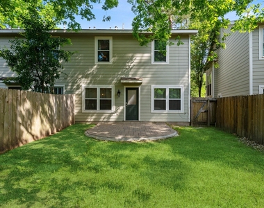 35 N Walden Elms Circle - Photo Thumbnail 18