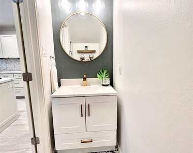 35 N Walden Elms Circle - Photo Thumbnail 3