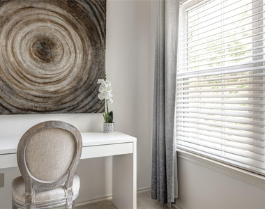 35 N Walden Elms Circle - Photo Thumbnail 15