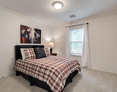 35 N Walden Elms Circle - Photo Thumbnail 9