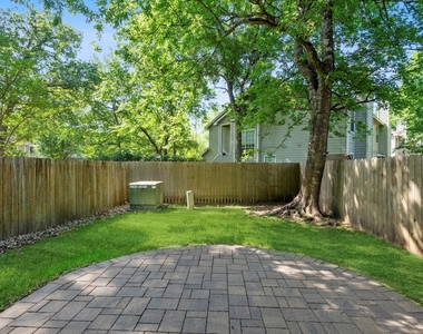 35 N Walden Elms Circle - Photo Thumbnail 20