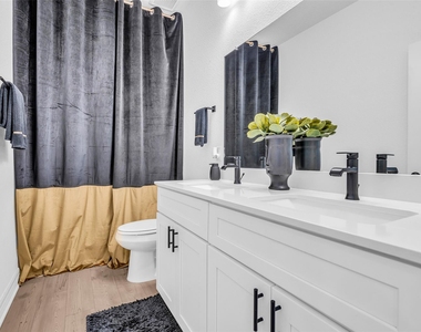 13520 Leeward Edge Drive - Photo Thumbnail 17
