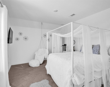 13520 Leeward Edge Drive - Photo Thumbnail 16