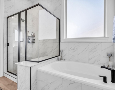 13520 Leeward Edge Drive - Photo Thumbnail 9