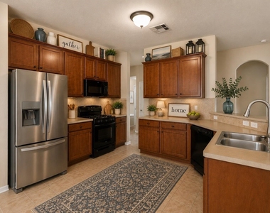 5002 Creekside Avenue - Photo Thumbnail 6