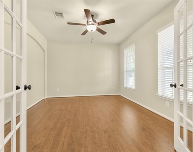 5002 Creekside Avenue - Photo Thumbnail 8