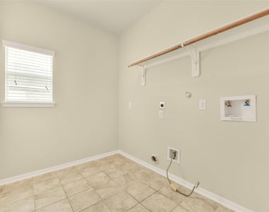 5002 Creekside Avenue - Photo Thumbnail 10