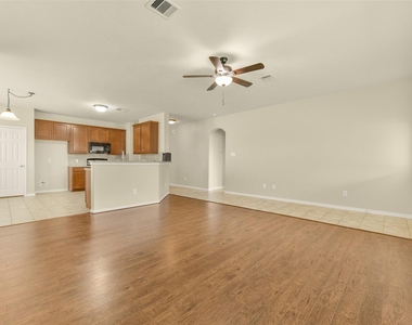 5002 Creekside Avenue - Photo Thumbnail 3