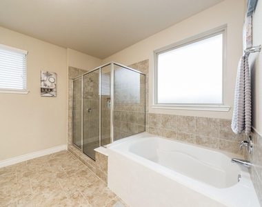6602 Sterling Shores Lane - Photo Thumbnail 16