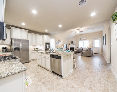 6602 Sterling Shores Lane - Photo Thumbnail 9