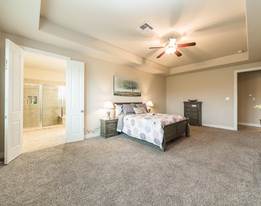 6602 Sterling Shores Lane - Photo Thumbnail 13
