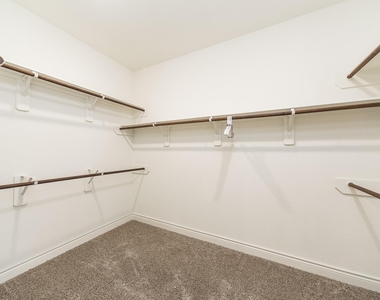 6602 Sterling Shores Lane - Photo Thumbnail 14