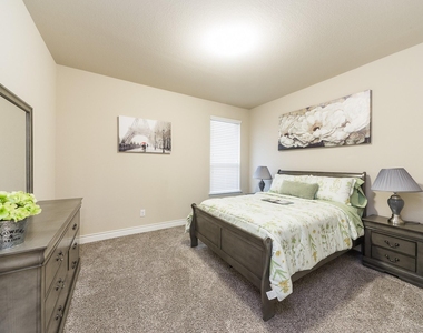 6602 Sterling Shores Lane - Photo Thumbnail 18