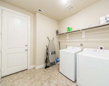 6602 Sterling Shores Lane - Photo Thumbnail 20