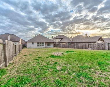 6602 Sterling Shores Lane - Photo Thumbnail 21