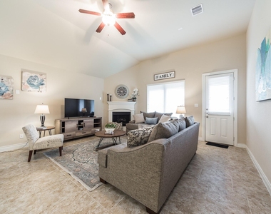 6602 Sterling Shores Lane - Photo Thumbnail 4