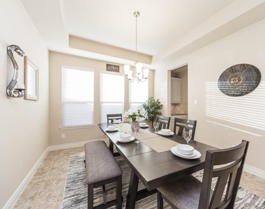 6602 Sterling Shores Lane - Photo Thumbnail 8